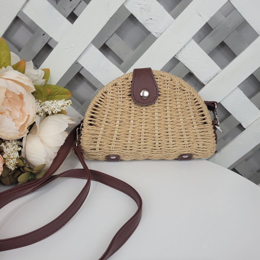 White House Black Market Ratan Crossbody Clutch Handbag - Picture 1 of 11